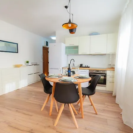 Apartman Green Corner ***